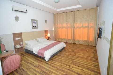 Premium Double Room | Desk, soundproofing, rollaway beds, free WiFi