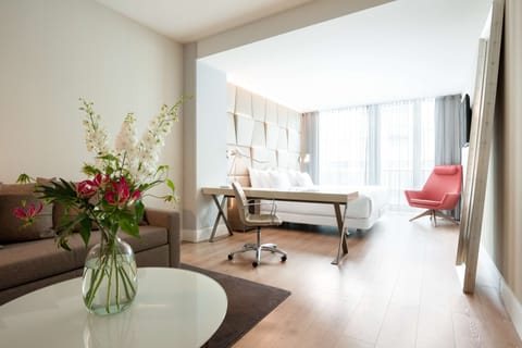 1 bedroom, premium bedding, minibar, in-room safe