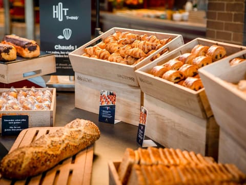 Daily buffet breakfast (EUR 13.50 per person)