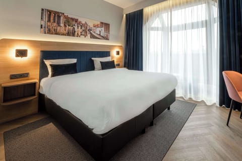 Premium Double Room | Premium bedding, in-room safe, desk, blackout drapes