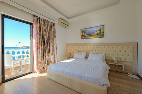 Quadruple Room, Sea View | Free WiFi, bed sheets