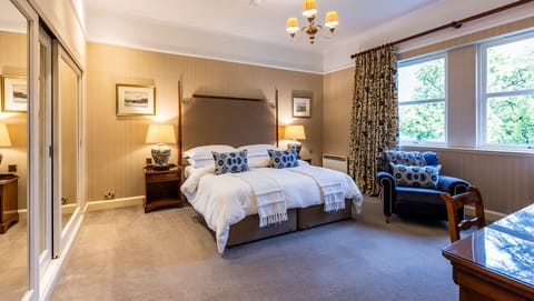 Suite | Premium bedding, minibar, in-room safe, individually decorated