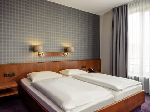 Superior Double Room, 1 Double Bed | Hypo-allergenic bedding, in-room safe, desk, blackout drapes