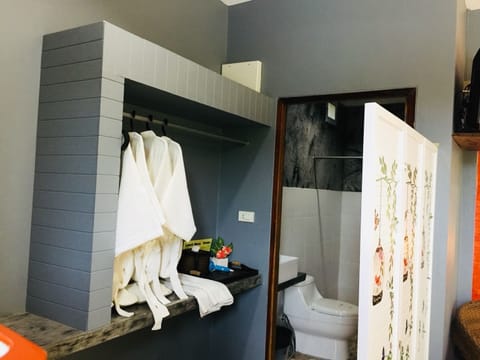 Quadruple Room with Mountain View | Bathroom | Rainfall showerhead, free toiletries, hair dryer, towels