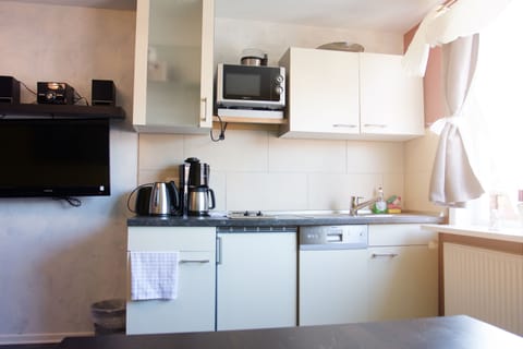 Apartment, Private Bathroom (Komfort (3P)) | Private kitchen