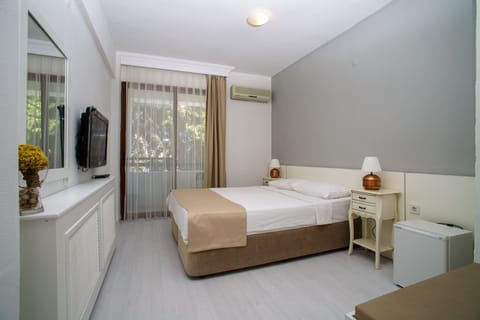 Standard Double or Twin Room, Balcony | Premium bedding, minibar, in-room safe, desk