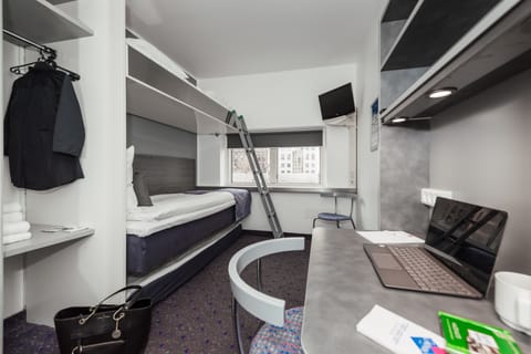 Standard Twin Room | Desk, free WiFi, bed sheets