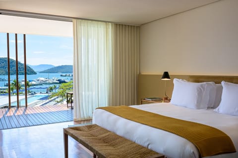 Suíte, vista parcial para o oceano | In-room safe, free WiFi, bed sheets