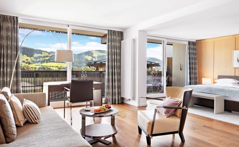 Junior Suite, Balcony, Mountain View | Minibar, in-room safe, desk, free WiFi