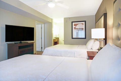 Premium bedding, in-room safe, desk, laptop workspace