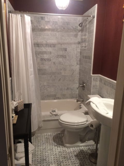 Premium Room, 1 Queen Bed (Dilworth) | Bathroom | Combined shower/tub, free toiletries, hair dryer, bathrobes