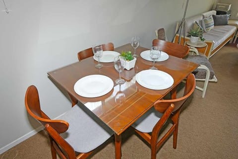 Condo, 1 Bedroom | In-room dining