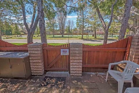 Condo, 1 Bedroom | Property grounds