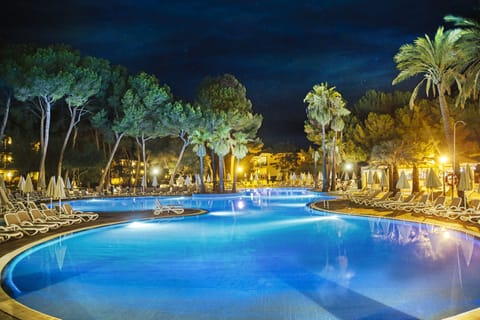 Indoor pool, outdoor pool, sun loungers