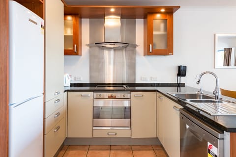 Deluxe Apartment, 2 Bedrooms, Hot Tub, Ocean View | Private kitchen | Fridge, microwave, stovetop, coffee/tea maker