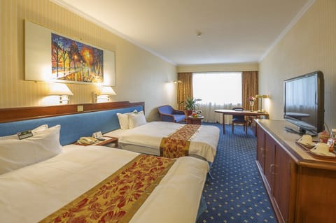 Deluxe Twin Room | Premium bedding, minibar, in-room safe, desk