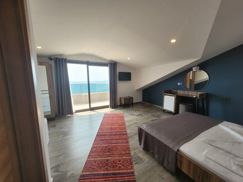 Deluxe Double Room, Jetted Tub, Sea View | Premium bedding, minibar, free rollaway beds, free WiFi