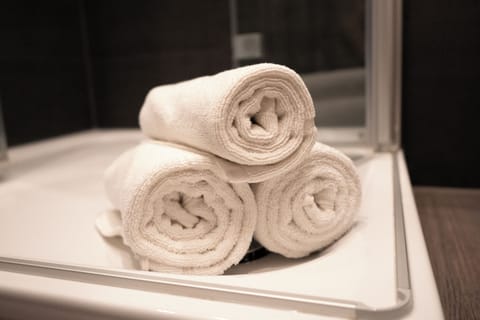 Shower, towels