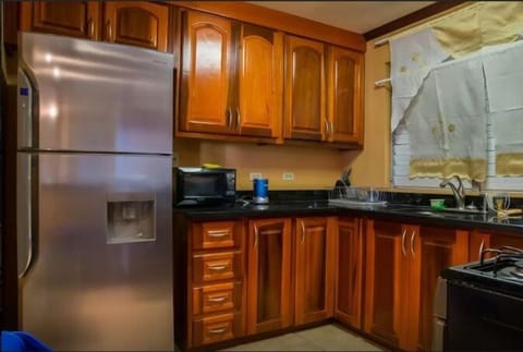 Standard Room, 1 Bedroom, Kitchen, City View | Private kitchen | Full-size fridge, microwave, oven, stovetop