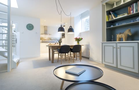 Luxury Suite, 2 Bedrooms (6) | Premium bedding, minibar, iron/ironing board, free WiFi