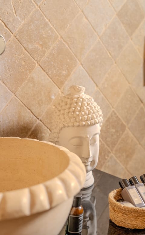 Superior Triple Room | Bathroom | Shower, rainfall showerhead, designer toiletries, hair dryer