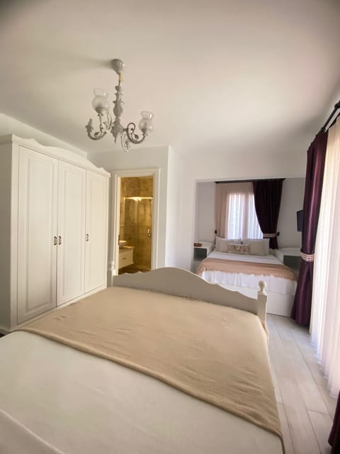 Family Quadruple Room | Egyptian cotton sheets, premium bedding, individually decorated