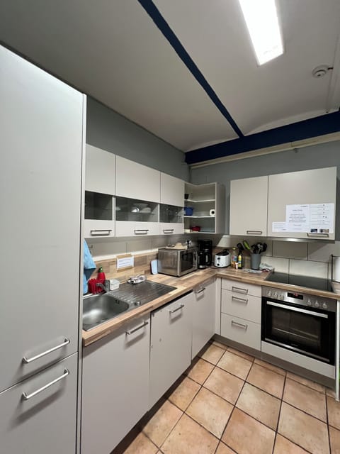 Basic Double Room | Shared kitchen