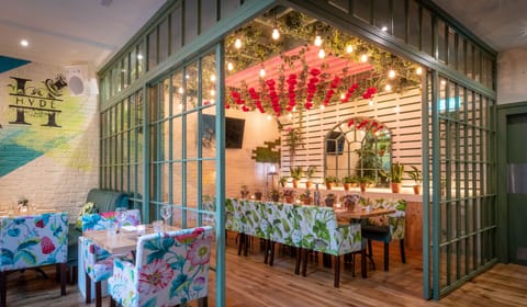 Breakfast, lunch and dinner served