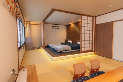 Modern Japanese-Style Room 203 | Free WiFi, bed sheets