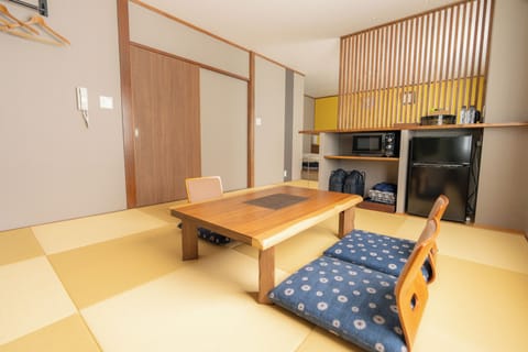 Modern Japanese-Style Room 205 | Free WiFi, bed sheets