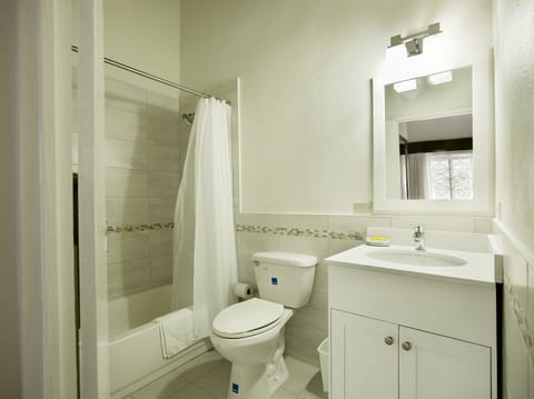 Single Room, 1 Queen Bed, Private Bathroom | Bathroom | Towels, soap, toilet paper