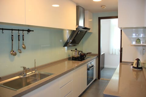 Executive Suite | Private kitchen | Electric kettle