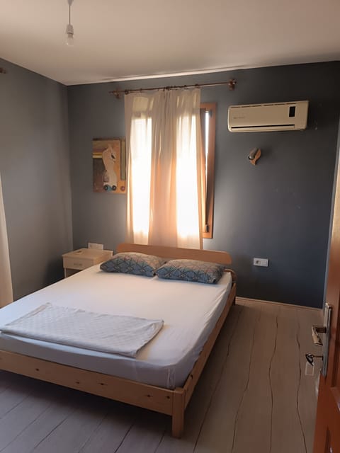 Economy Double Room | Soundproofing, free WiFi, bed sheets