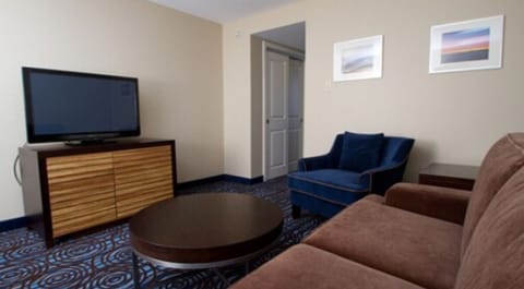 Junior Suite, 1 King Bed with Sofa bed, Refrigerator & Microwave, Ocean View | Living room | Flat-screen TV