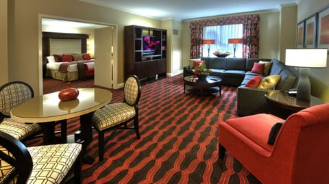 Monarch Suite | In-room safe, individually furnished, desk, laptop workspace