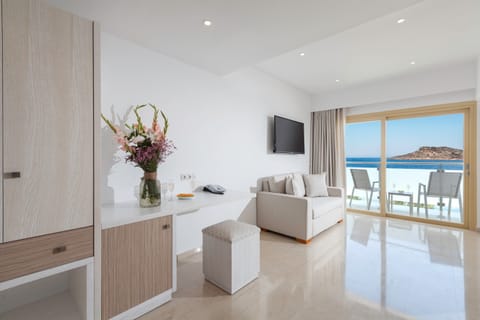 Deluxe Suite, Sea View | Living area | LCD TV