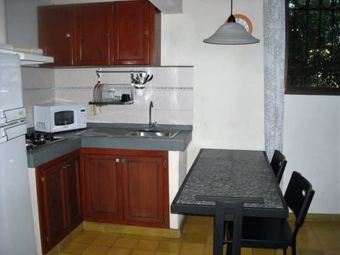 Grand Apartment, 1 Bedroom, Terrace, Tower | Private kitchen | Full-size fridge, microwave, stovetop, cookware/dishes/utensils