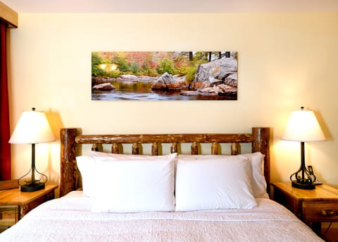 Premium Room, 1 King Bed, Patio, Resort View | Egyptian cotton sheets, premium bedding, down comforters