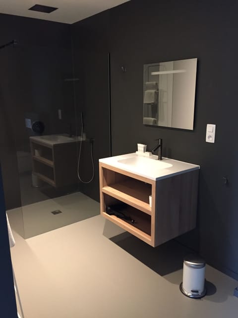 Shower, free toiletries, hair dryer, bathrobes