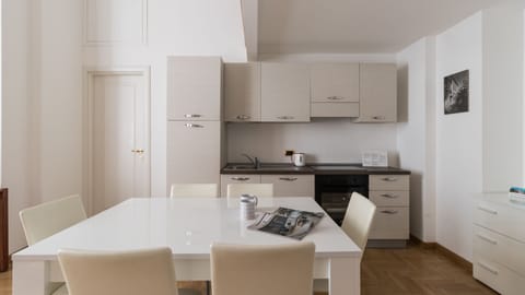 Comfort Studio | Private kitchenette | Fridge, stovetop, electric kettle, toaster