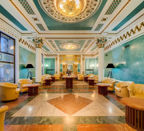 Lobby lounge