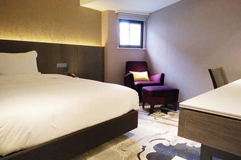 Standard Single Room | Free minibar, in-room safe, desk, blackout drapes