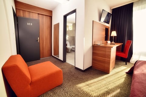 Double Room | Premium bedding, minibar, desk, blackout drapes