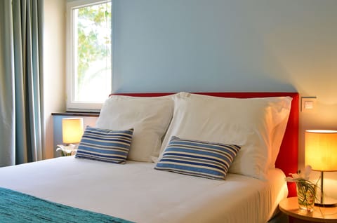 Villa, 1 Bedroom | Minibar, blackout drapes, free WiFi, bed sheets