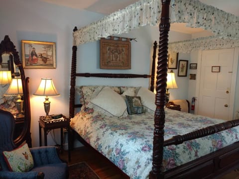 Premier Double Room, Ensuite (Victorian Room) | Individually decorated, individually furnished, desk, laptop workspace