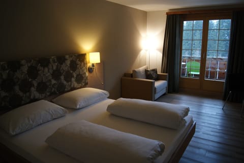 Double Room | In-room safe, desk, free WiFi, bed sheets