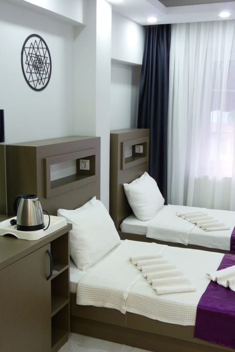 Standard Double Room | Minibar, soundproofing, iron/ironing board, free WiFi