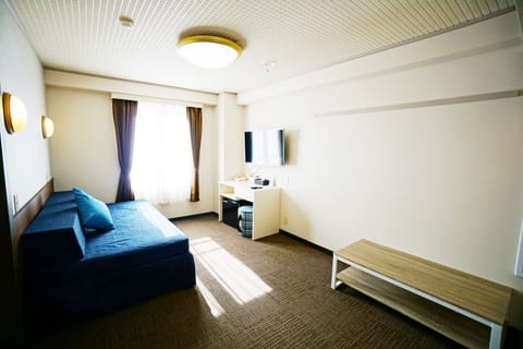 Deluxe Twin Room | Desk, free WiFi