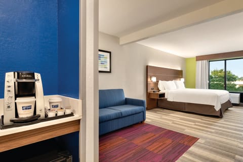 Suite, 1 King Bed, Accessible (Communication, Accessible Tub) | In-room safe, desk, blackout drapes, iron/ironing board