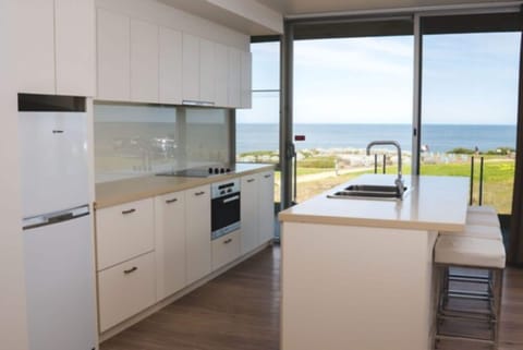 Deluxe One Bedroom Apartment - Ocean View | View from room